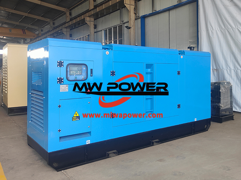 300千瓦康明斯发电机 发货智能停车场