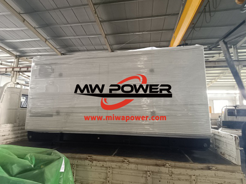 美华一台250kw潍柴发电机发往上海